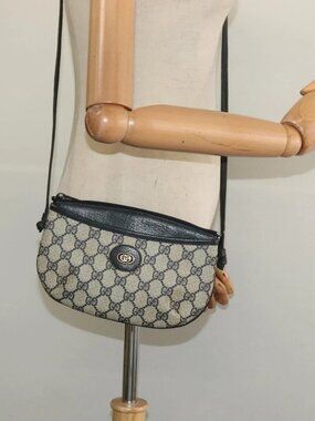 GUCCI GG Supreme Shoulder Bag PVC Navy Gold 904 02 020 Auth BA4823
